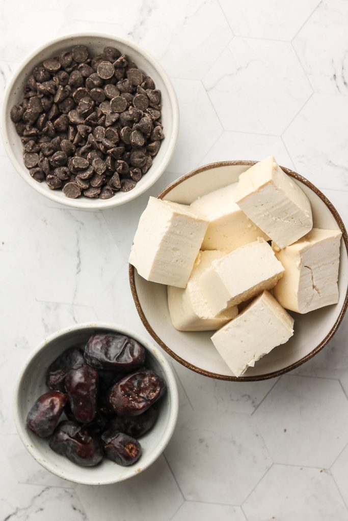 vegan chocolate mousse ingredients with tofu